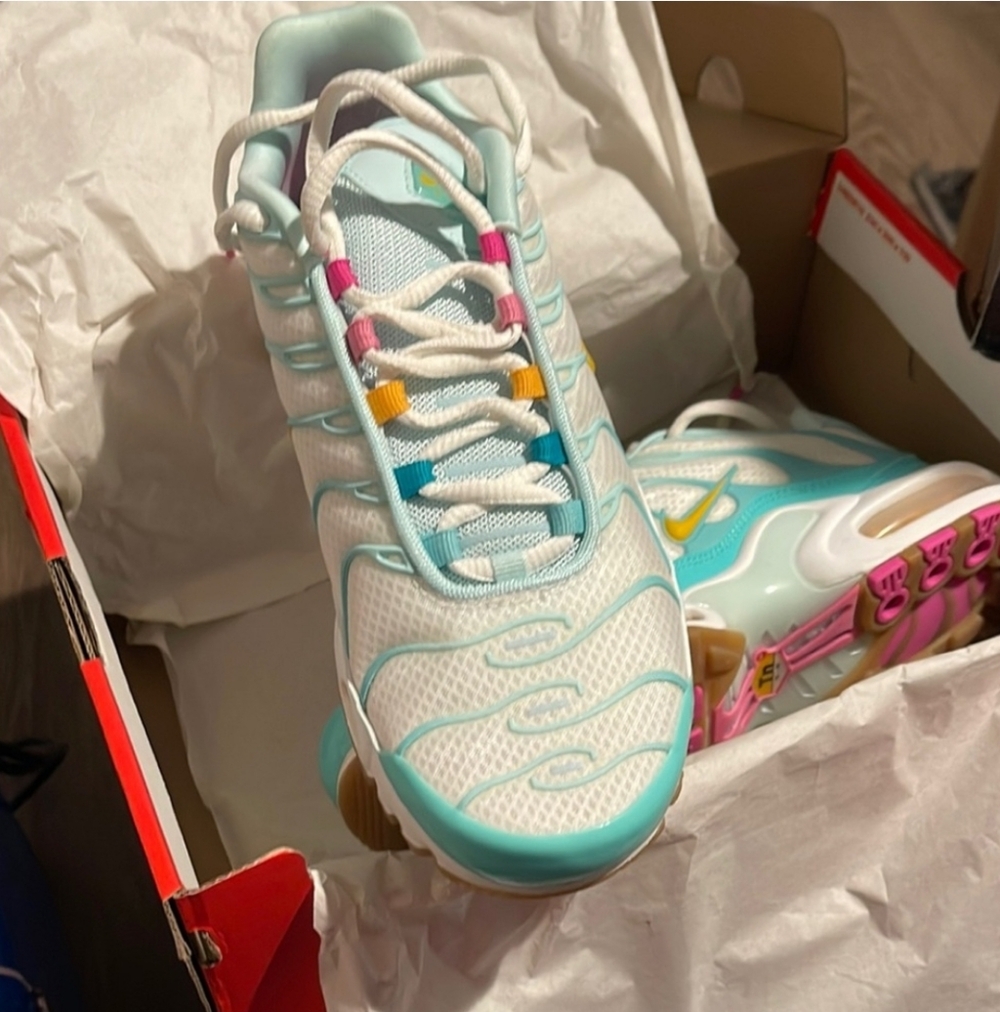 Colorful Air Max Sneakers Size7.5